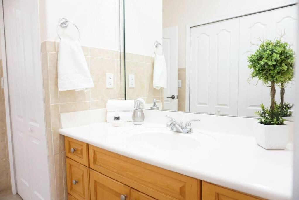 New Luxury Vacation Dream Rental- Sleeps 15! Miami Exterior photo