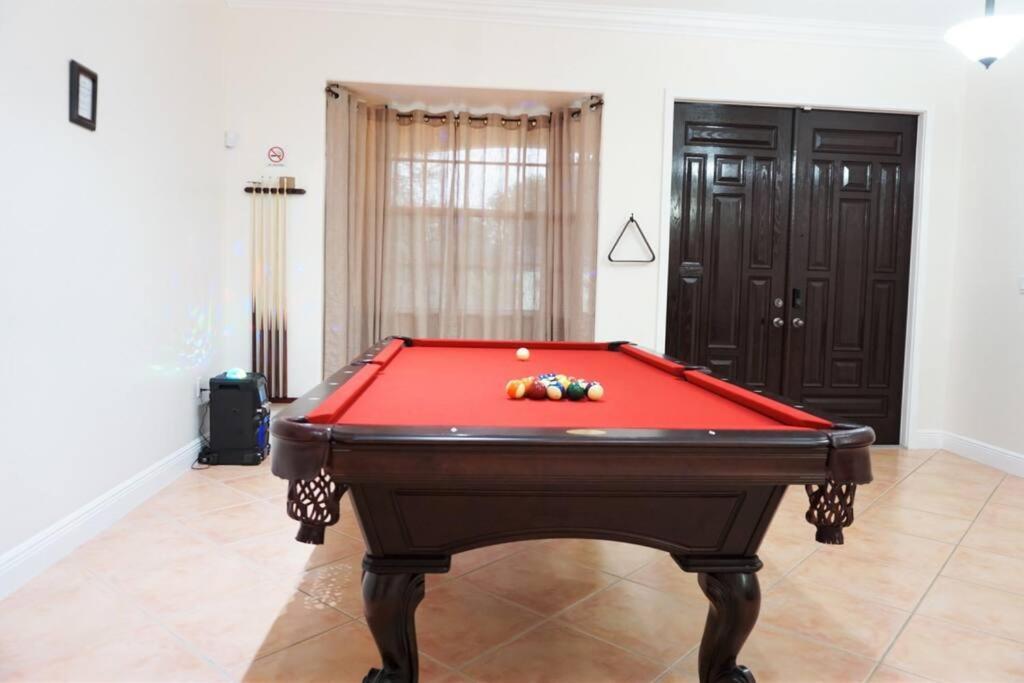New Luxury Vacation Dream Rental- Sleeps 15! Miami Exterior photo