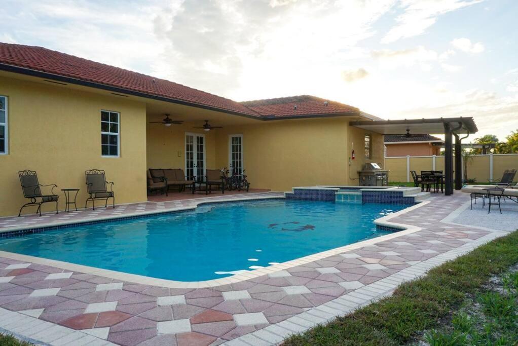 New Luxury Vacation Dream Rental- Sleeps 15! Miami Exterior photo